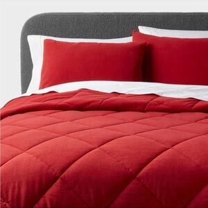 NWT Threshold Red Diamond Stitch Velvet Comforter Set Full / Queen NEW
